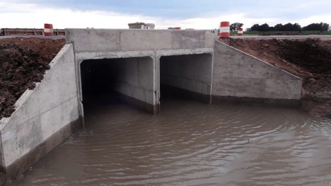 Planta de tratamiento de efluentes industriales con vuelco a cuerpo receptor en la Provincia de Buenos Aires